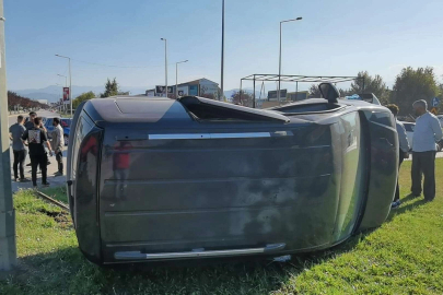 Kazada aracını hurdaya çeviren personeline tepki gösterdi