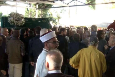 Duayen gazeteci Halit Kıvanç son yolculuğuna uğurlandı