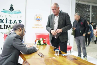 Gemlik Kitap Limanı’nda edebiyat rüzgârı