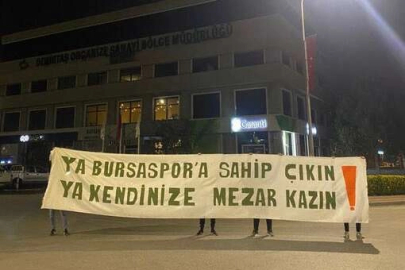 Bursasporlu taraftarlardan pankartlı protesto