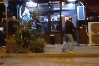 Bursa’da silah, sopa ve sandalyelerin kullanıldığı kavga kamerada