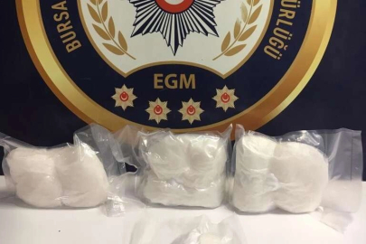 Bursa’da bir otomobilde 3 kilo metanetinin ele geçirildi
