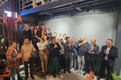 1984 oyununa büyük övgü