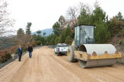 Keles'te kırsalın yolları genişliyor