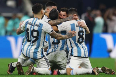 Tarihi finalde şampiyon Arjantin