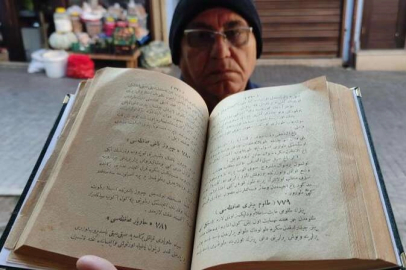 Bu kitapta 300 yıl önceki yemek tarifleri yazıyor