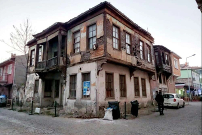 Mudanya’nın kanayan yarası sahipsiz evler