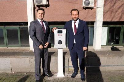 Bursa'da 150 okulun bahçesine araç şarj istasyonu