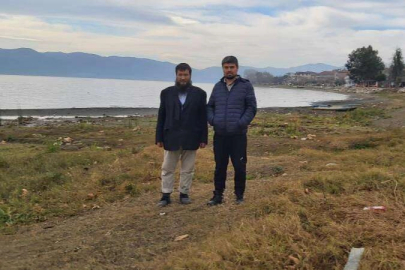 İznik Gölü'nde mahsur kalmışlardı, şimdi teknelerini arıyorlar