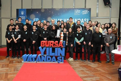 Bursa’da yılın vatandaşı öğretmenler oldu