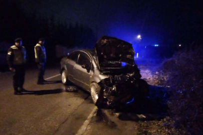 Ehliyetsiz sürücü evin duvarına çarptı: 4 yaralı