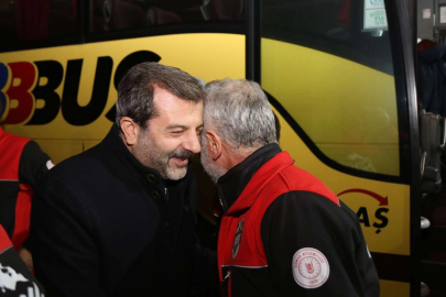 Yüreklerdeki ateşe bir damla su oldular