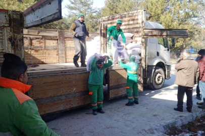 Gönüllü personel deprem bölgesinde
