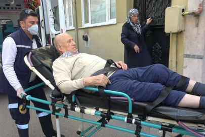 Bursa’da engeli olan vatandaşlar sandığa ambulansla taşındı