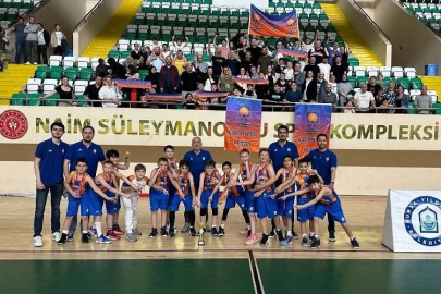 Yeşimspor, U11'de namağlup şampiyon oldu