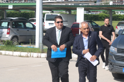 Bursasporda  Recep Günay listesini teslim etti