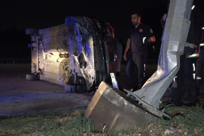 Hakimiyeti kaybetti, aydınlatma direğine çarptı.