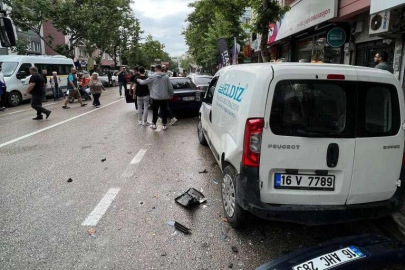 Alkollü sürücü park halindeki 3 araca böyle çarptı