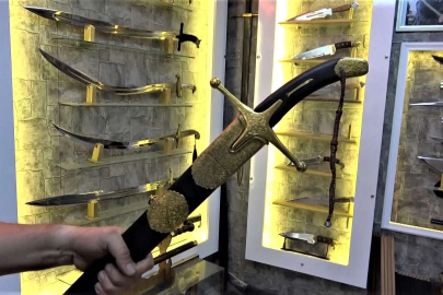 Kılıcı görenler gözyaşlarına hakim olamadı