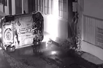 Kontrolden çıkan otomobil doğalgaz borusuna  çarptı