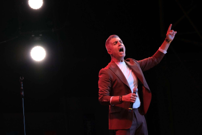 Bursa Festivali'nde Özcan Deniz rüzgarı