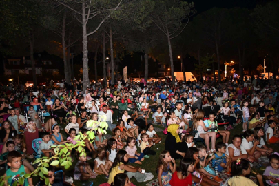 İznikli minikler açık hava sinemasını çok sevdi