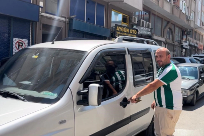 İkinci el araç mağduru adam mahkemeyi kazandı mutluluktan şarkı söyledi