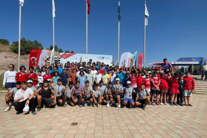 Bursa Büyükşehir Belediyespor kanocuları Eskişehir’de madalyaya doydu