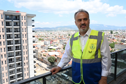 Beşyol'da riskli binaların yıkımı sürüyor