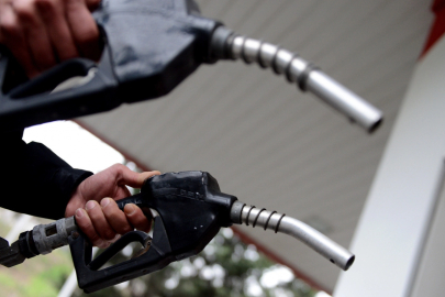 Benzine gece yarısı zam geliyor!