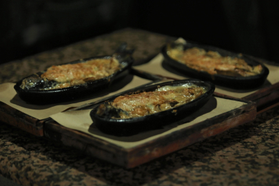 Uludağ'ın kar sularında yetiştirilen alabalığa yaz aylarında yoğun talep