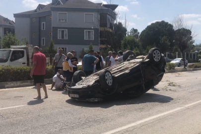 Önüne köpek çıkan otomobil takla attı! 3 yaralı