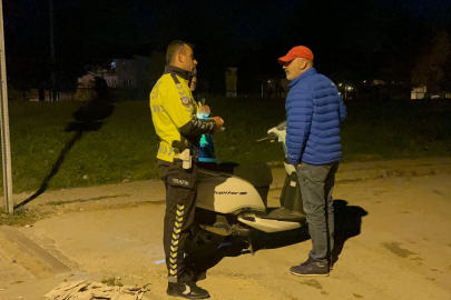 Alkollü sürücü motosikletten düştü! Ekiplere zor anlar yaşattı