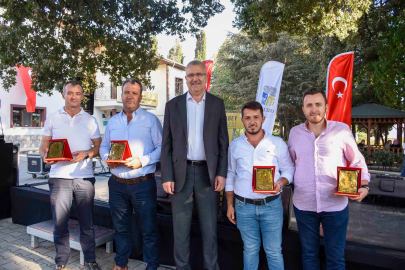 Karacabey'de tarımın en iyileri ödüllendirildi