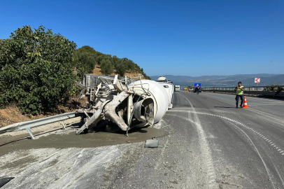 Beton mikserleri kafa kafaya çarpıştı! 1 ölü, 1 ağır yaralı