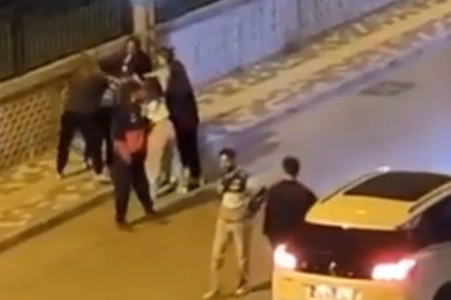 İki kadın grubu kavgaya tutuştu, çevredekiler izledi