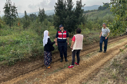 Bağ evinde kaybolan yaşlı kadını Jandarma ekipleri buldu