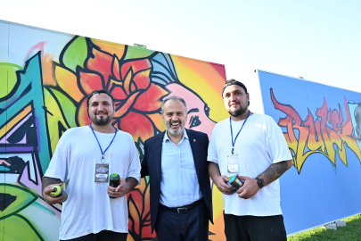 Bursa'da grafiti şenliği rengarenk