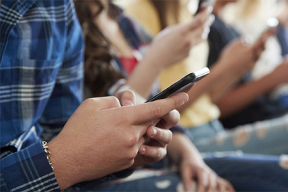 Öğrencilere telefon ve bilgisayar desteği Resmi Gazete'de