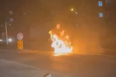 Bursa’da seyir halindeki otomobil alev aldı