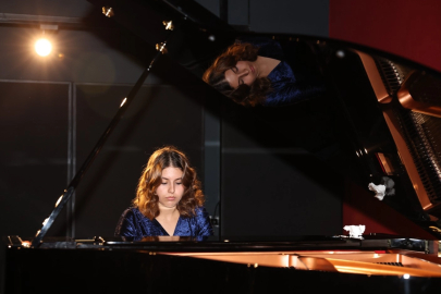 Genç yetenek İdil Naz dinleyenleri mest etti