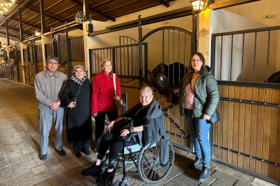 Huzurevi sakinleri çiftlikte stres attı