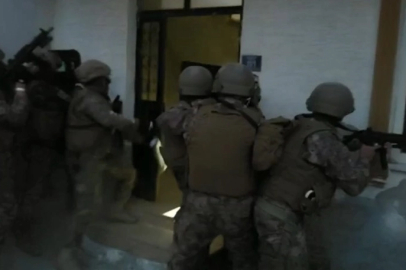 Bursa'da uyuşturucu satıcılarına helikopter destekli şafak operasyonu...64 gözaltı