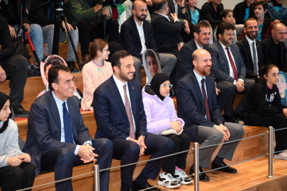 Başkan Dündar, TÜGVA’nın etkinliğinde öğrencilerle buluştu