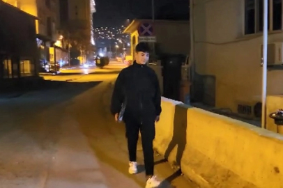 Para dolu çantayı karakola teslim etti