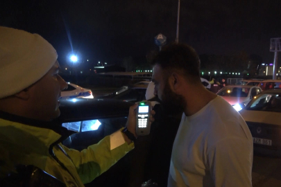 Direksiyonda alkollü yakalandı! Pavyona gidemediği için üzüldü