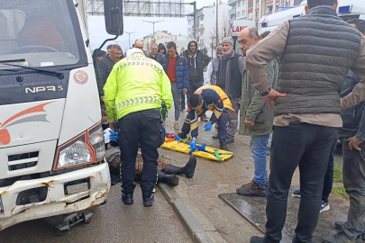 Geri manevra yapan kamyon kadına çarptı