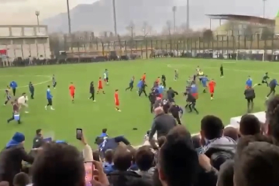 Süper Amatör Küme’ye yükselme maçında saha boks ringine döndü