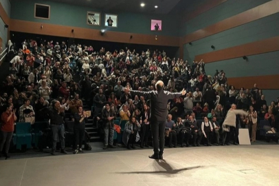 Sunay Akın'a Bursa'da yoğun ilgi