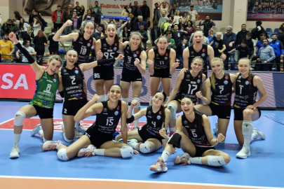 Salonda Yüzümüz Güldü